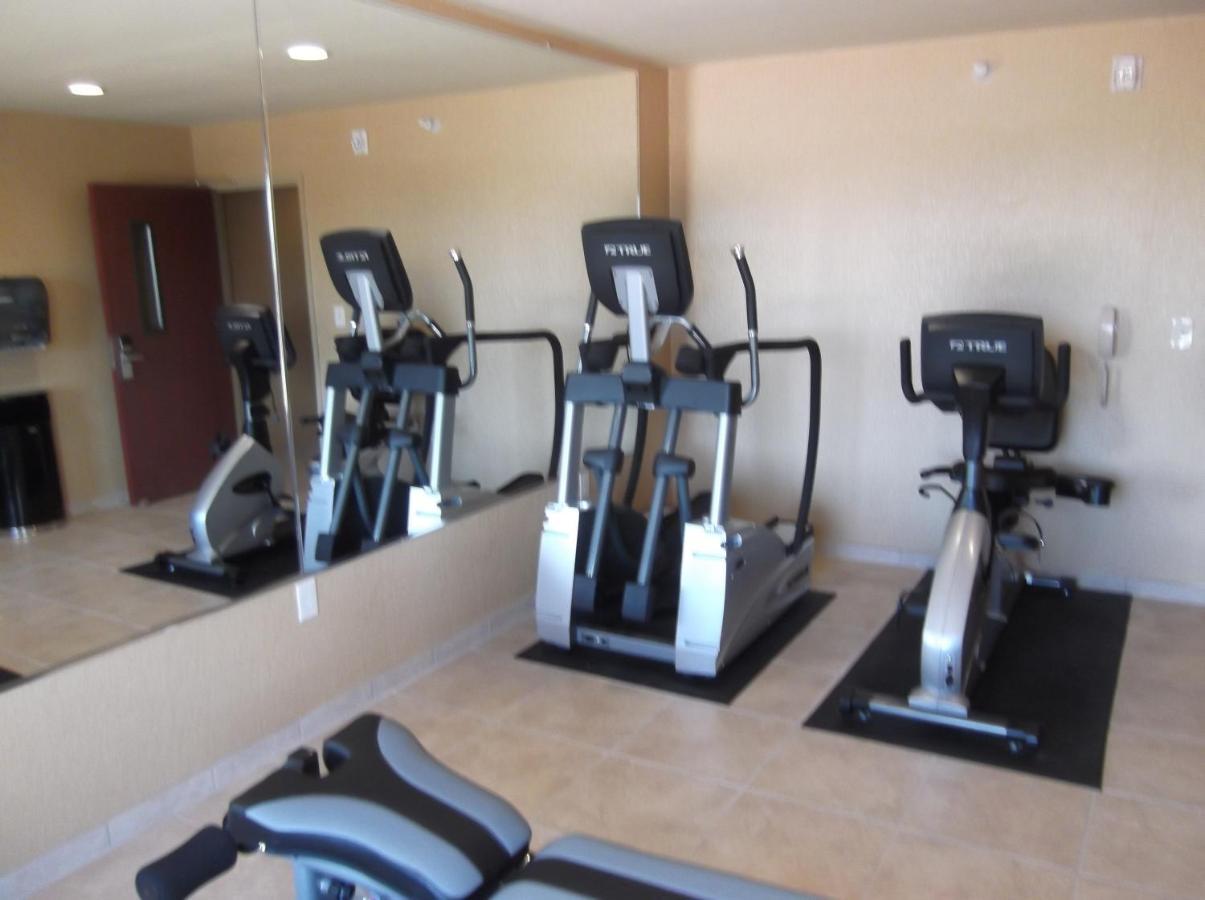 Stanton Inn And Suites Екстер'єр фото